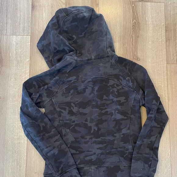 Lululemon camo scuba sweater - Picture 2 of 2
